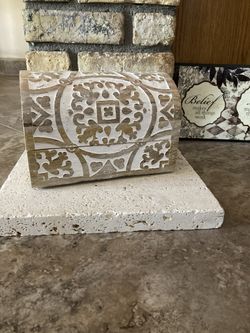 NEW & UNIQUE🌺SMALL STORAGE BOX