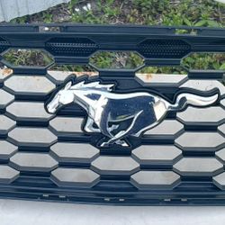2015-2020 Ford Mustangs Upper Grille 