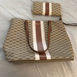 Michael Kors Purse With Matching Wallet 