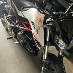 2023 QJMotor SRF135 B, G, W Sports Bike