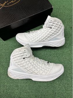 NIKE KOBE 3 HALO SIZE 12.5