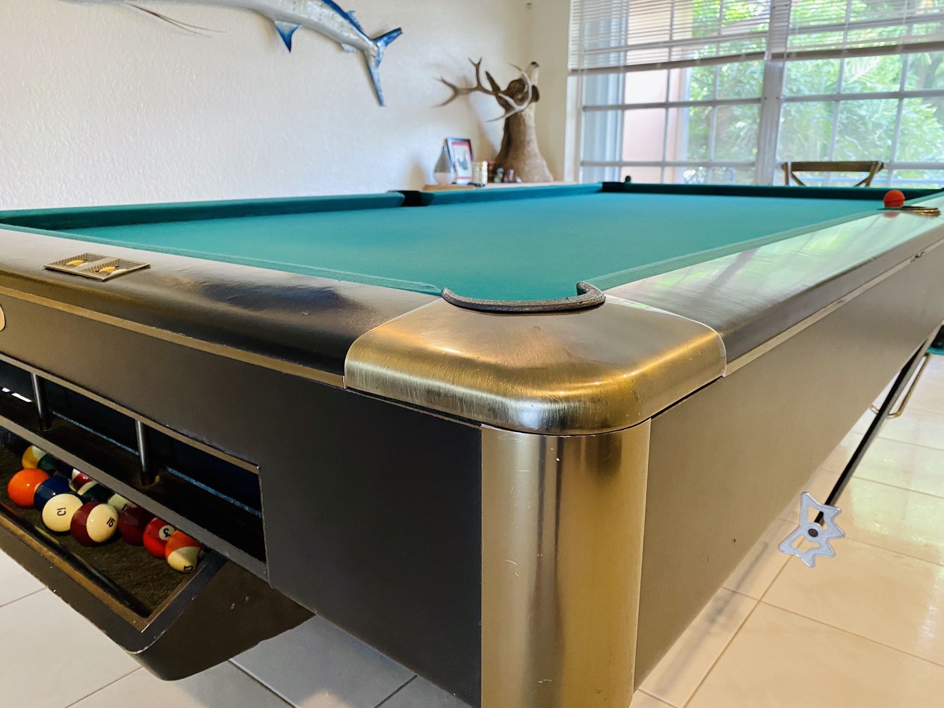 Gandy “Big G” 9’ billiard table pool table for Sale in Deerfield Beach