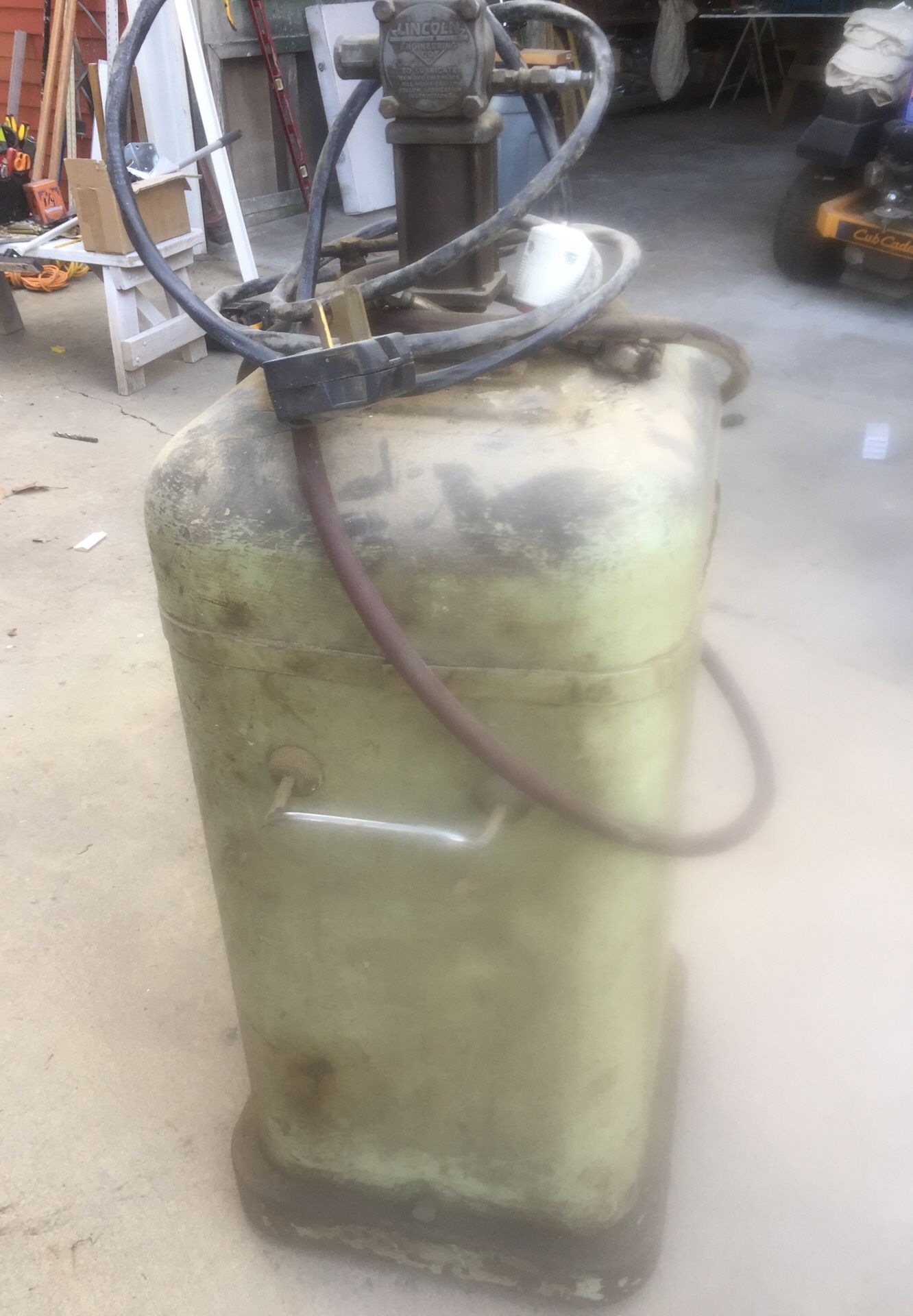 Vintage pneumatic grease gun for grease ball joint fittings