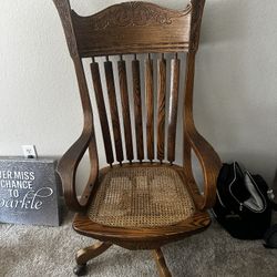 Vintage Rattan Reading Chair