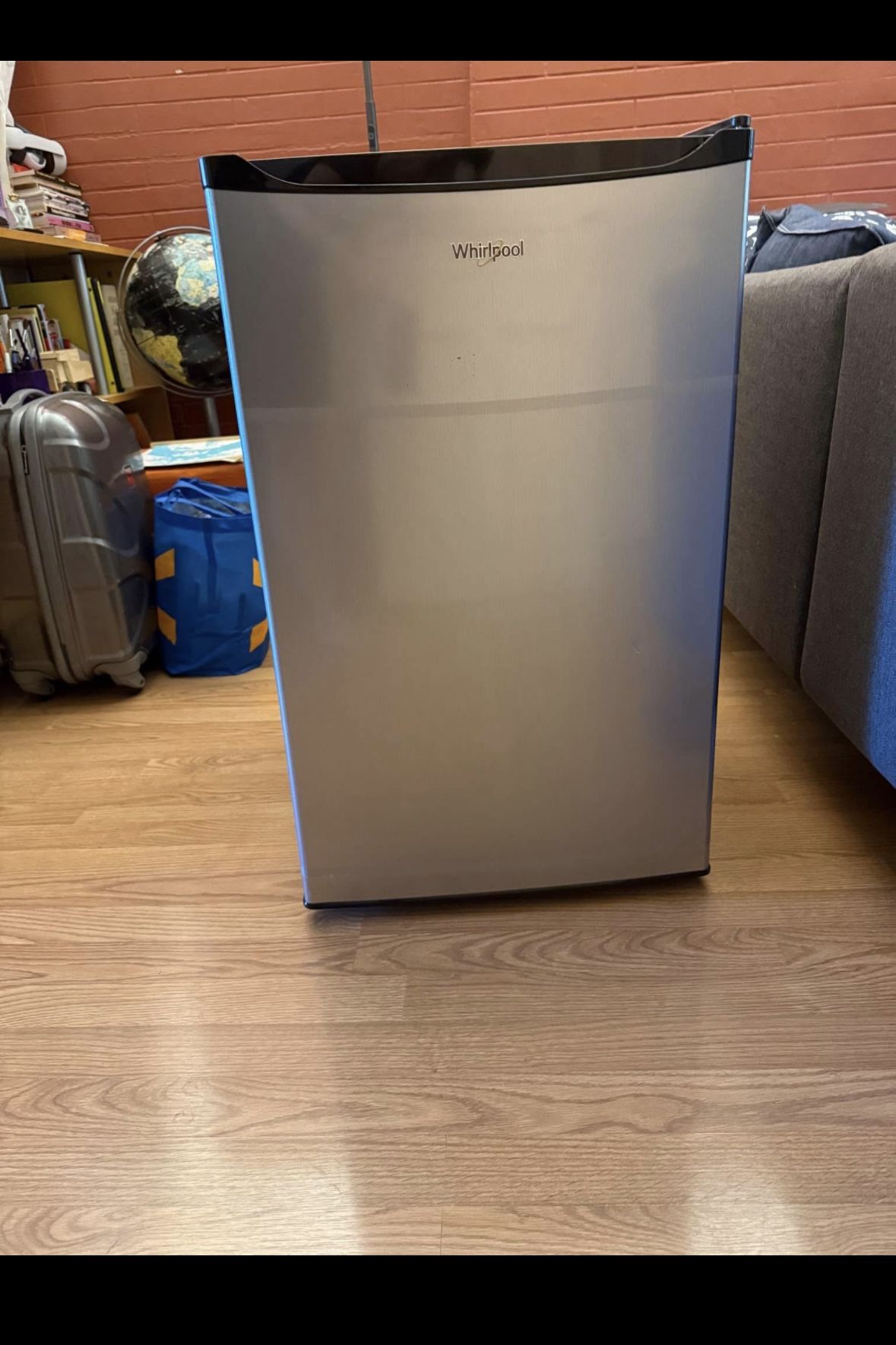 Mini-Fridge Rentals – Perfect for Students, Interns & Short-Term Stays (NYC)