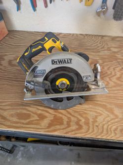 DeWalt Circular Saw DCS573  7 1/4" 20V MAX FLEX VOLT ADVANTAGE