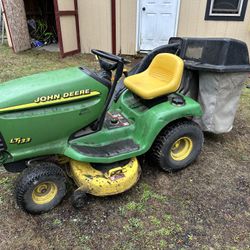 John Deere LT133 13 hp Mower