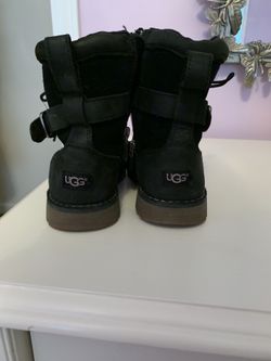 Girls uggs size 13