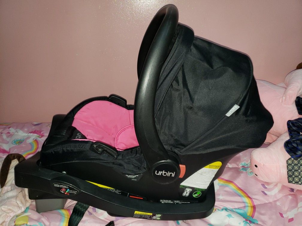 Urbini car seat / carrier pink and black
