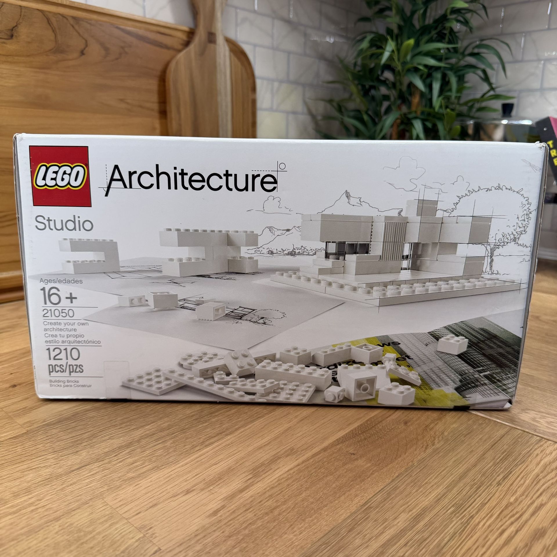 LEGO ARCHITECTURE: Architecture Studio (21050) Unopened And Sealed