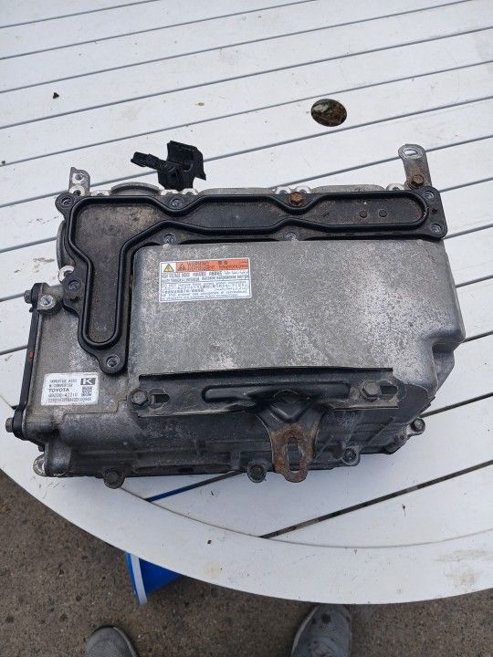 2010-2011 Toyota Prius Hybrid DC Inverter Converter Assembly