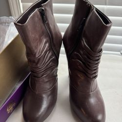 Cute Brown leather Boots, Size 7.5