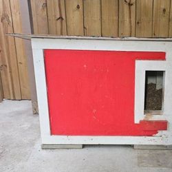 Wood Dog House 