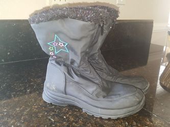 Snow boots girl size 4