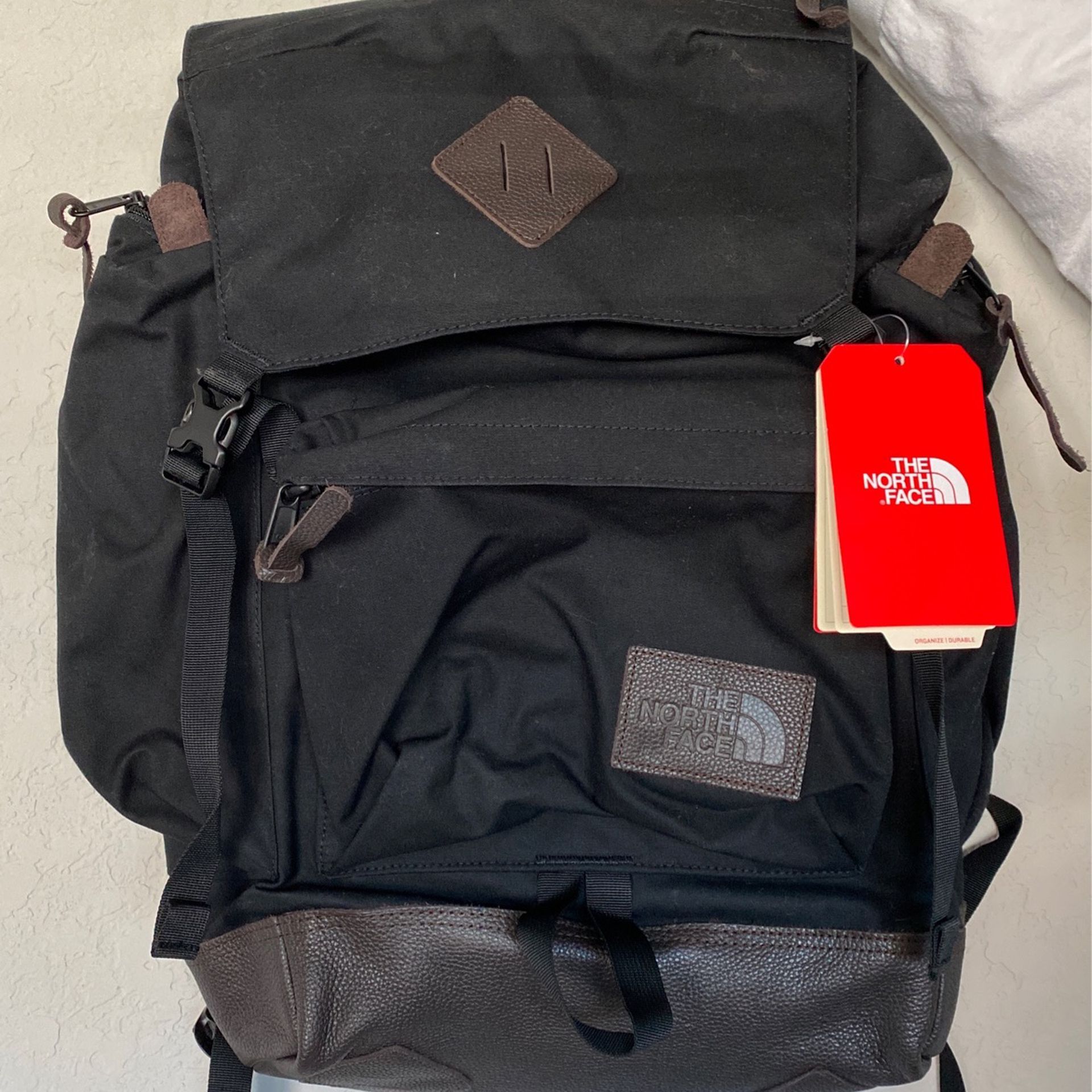 BRAND NEW NORTH FACE BACKPACK