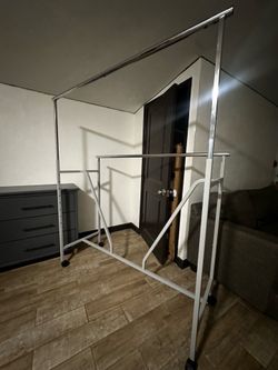 Industrial clothing rack