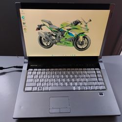 Dell XPS Laptop w/Windows 11 Pro & Microsoft Office 