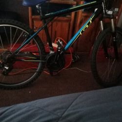 GT PALOMAR 26" MOUNTAIN BIKE $200/0.B.O