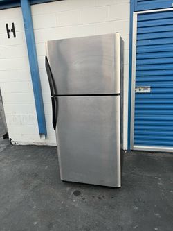 Big Tall REFRIGERATOR Frigidaire  TOP FREEZER FRIDGE  w/ WARRANTY *Delivery* REFRIGERADOR Hielera