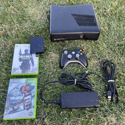 Xbox 360 Complete With 250 GB Hardrive and Skate 3 and MW3