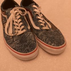 Men’s Eagle Fang Cobra Kai Vans Men’s 11.5 