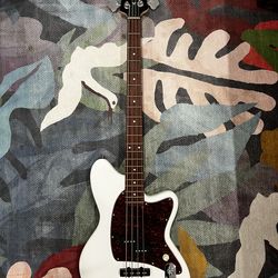 Ibáñez TMB100 Bass (Talman Bass) Polar White Red tortoise pickguard active electronics