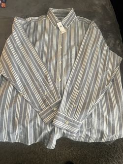 Men’s Large Gap Button Up New