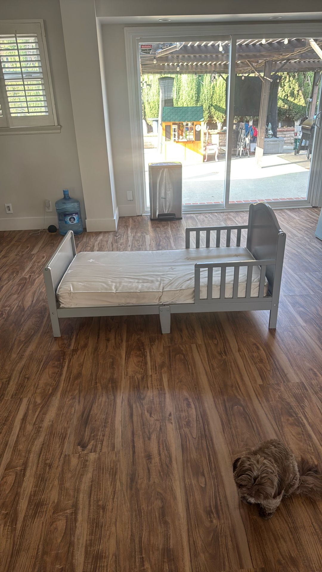 Toddler bed