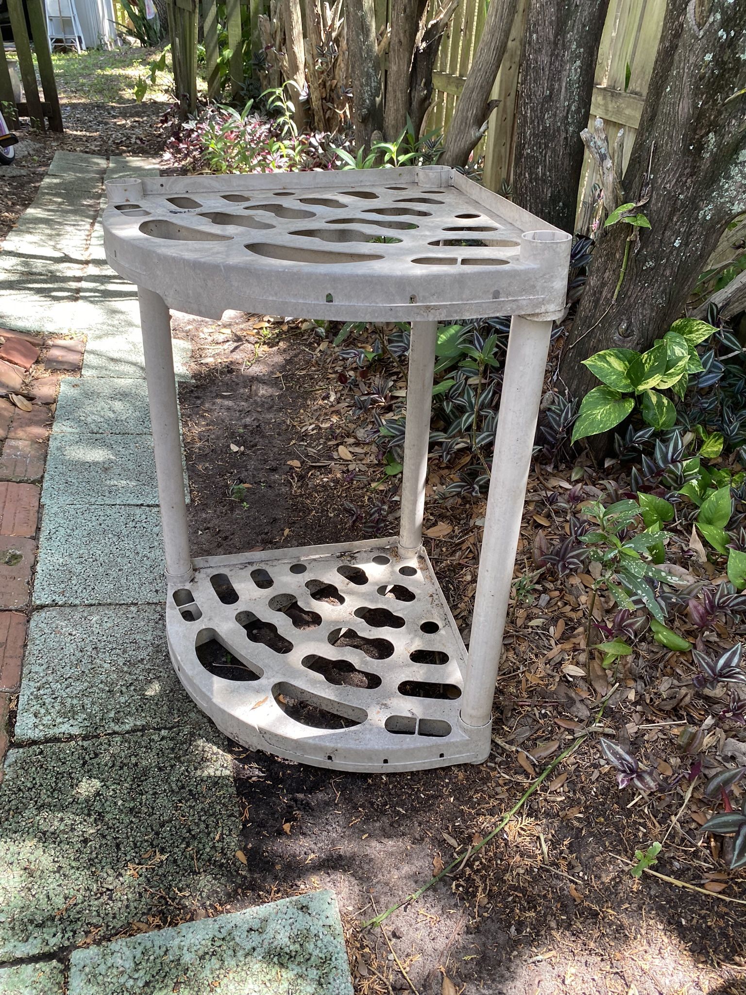 Yard Tool Holder 