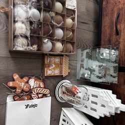 Beige/brown Christmas Decor 