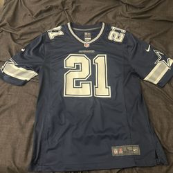 EZEKIEL ELLIOT 2018 JERSEY ( BARELY WORN) 