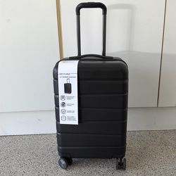 NEW Skyline Hardshell carry-on roller luggage spinner 20” Black