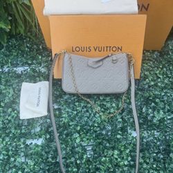 Louis Vuitton Easy Pouch Onstrap 