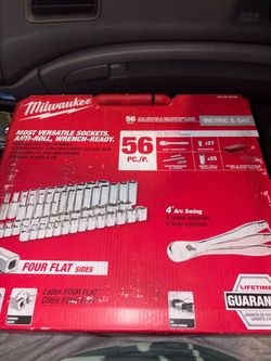 Milwaukee ratchet and socket set