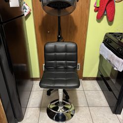 Professional HairDryer and Clair too like new no damage 