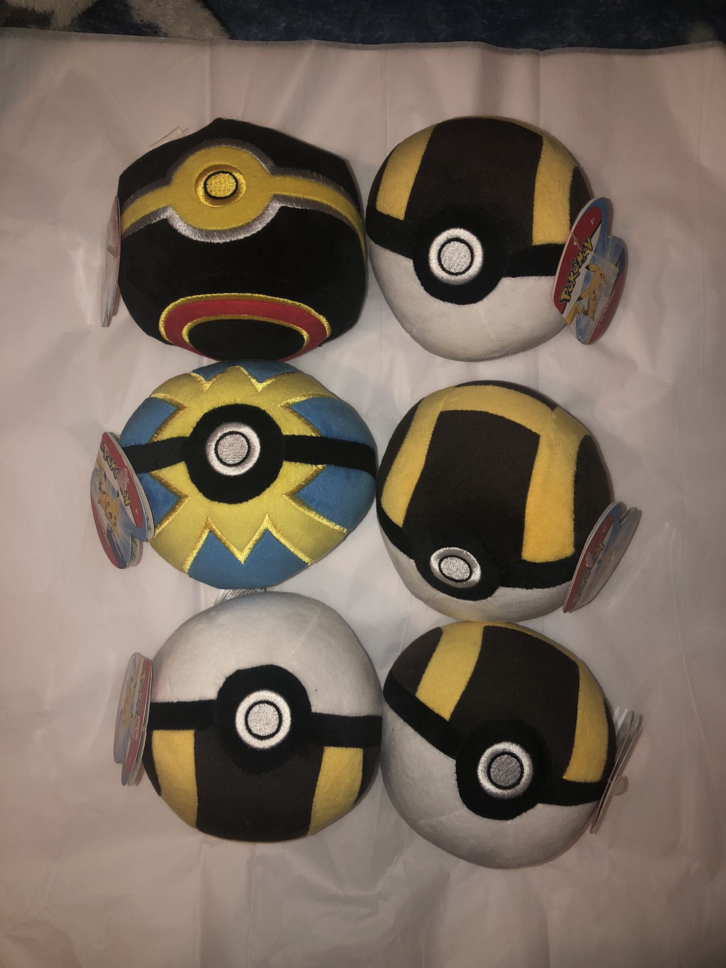 6 Pokemon Ultra Ball Stuffed Plusher’s Pokeball Toys