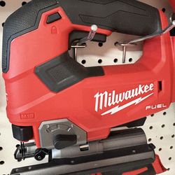 Milwaukee new jig saw fuel