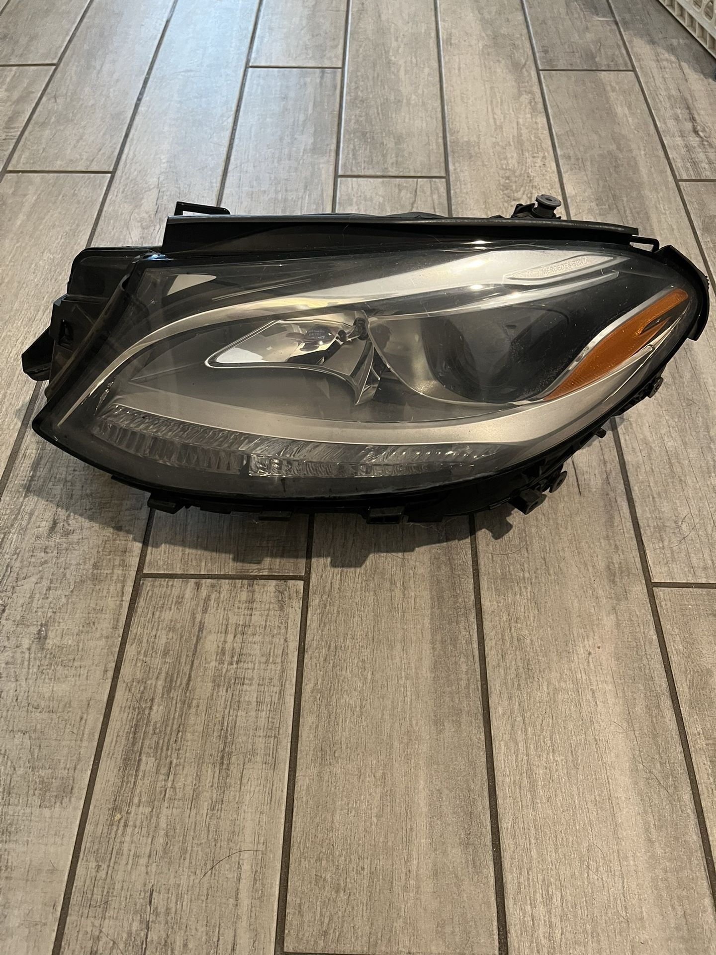 2019 Mercedes GLE400 Driver Side Headlamp Assembly
