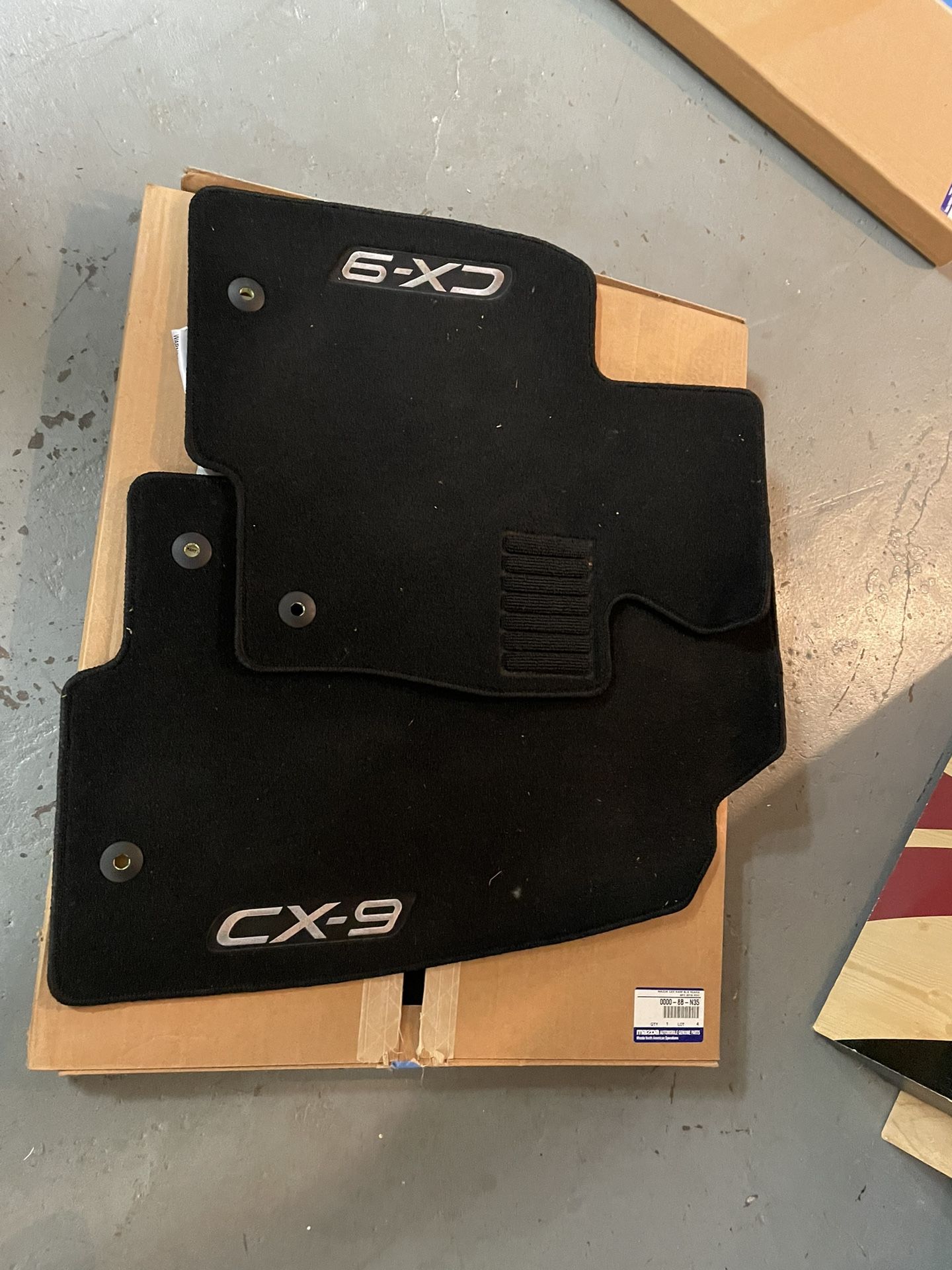 Mazda CX-9 - Floor Mats