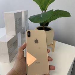 🤎📱 iPhone XS MAX 64 GB Unlocked BH79% 🔋 Case And Headphones For Free 👌🏻‼️