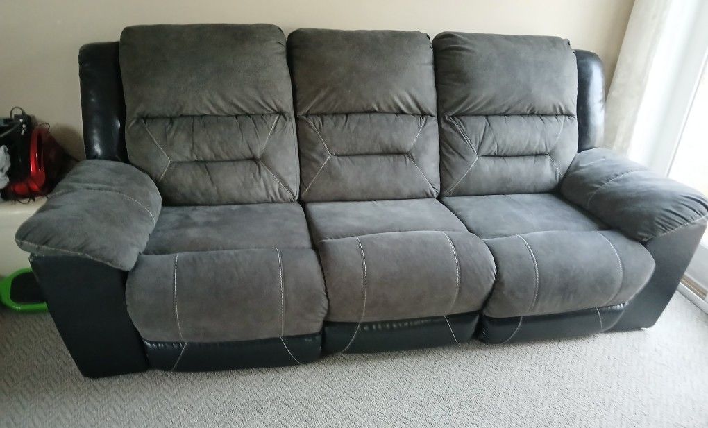 Ashley Furniture 3- Seater Grey Recliner Couch