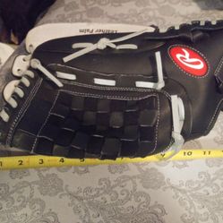 Rawlings Baseball Glove