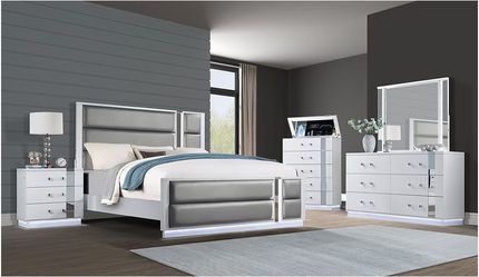 Hailey 4pc Queen Bedroom set. A nice addition for your home. 2495$ Delivery & Financing Available!