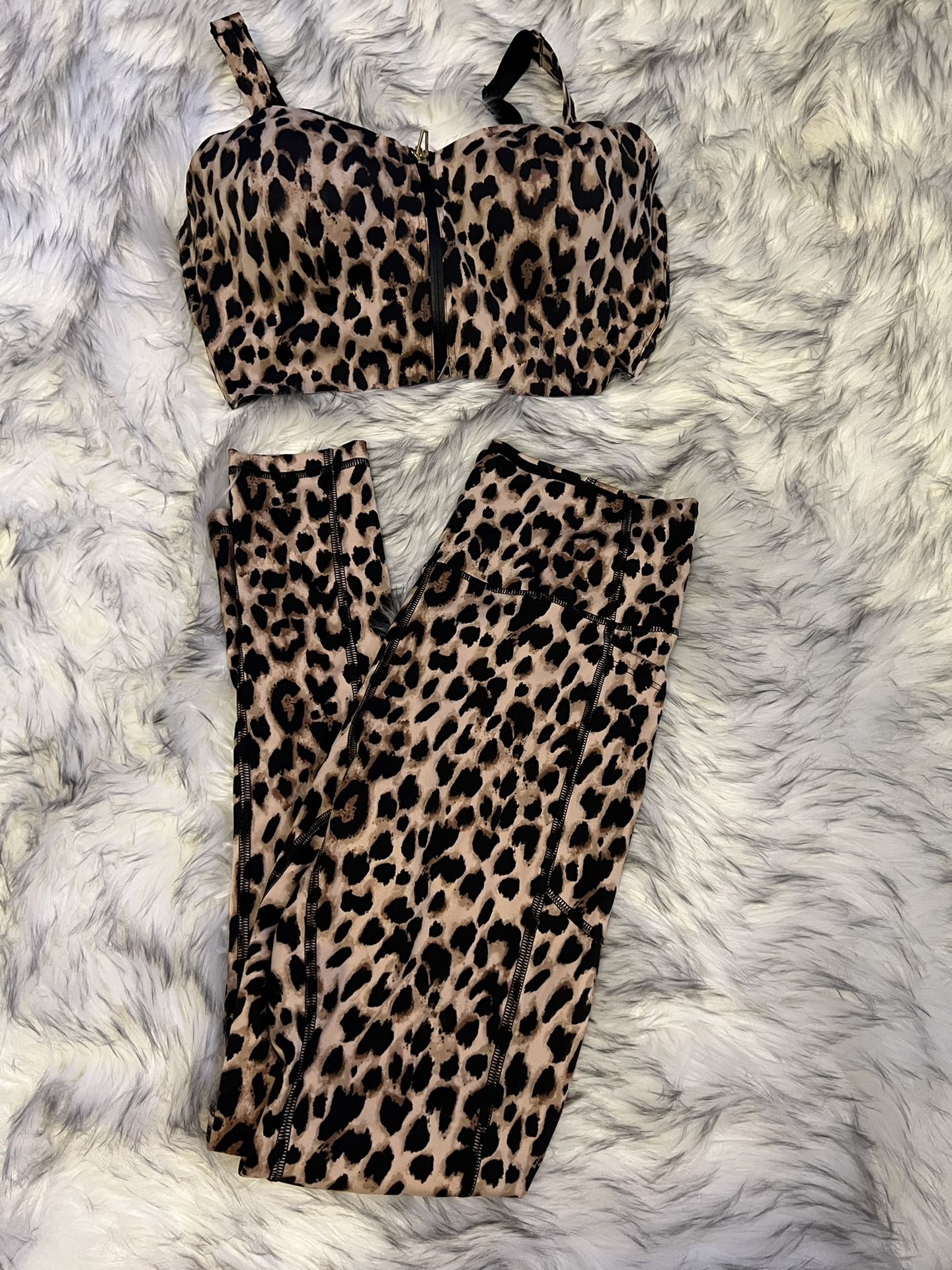 Victoria’s Secret Leopard Legging Set!