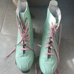 Roller Blades And Complements 