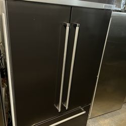 Kitchenaid 42”  black stainless steel 2024