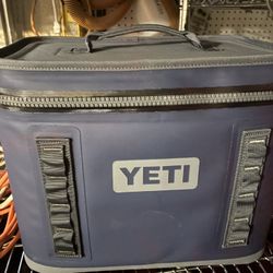 (NEW) YETI HOPPER FLIP SOFT COOLER