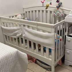 White Crib with mattress