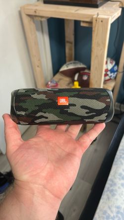 JBL Flip 5 Camouflage Speaker