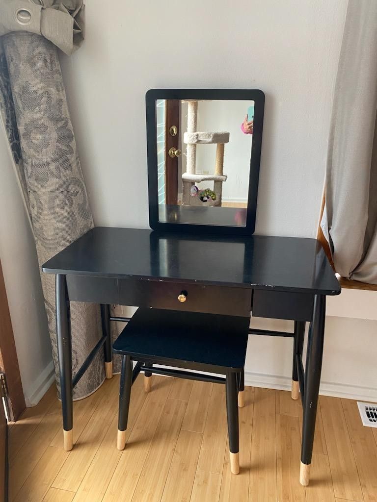 Black Vanity With Mirror